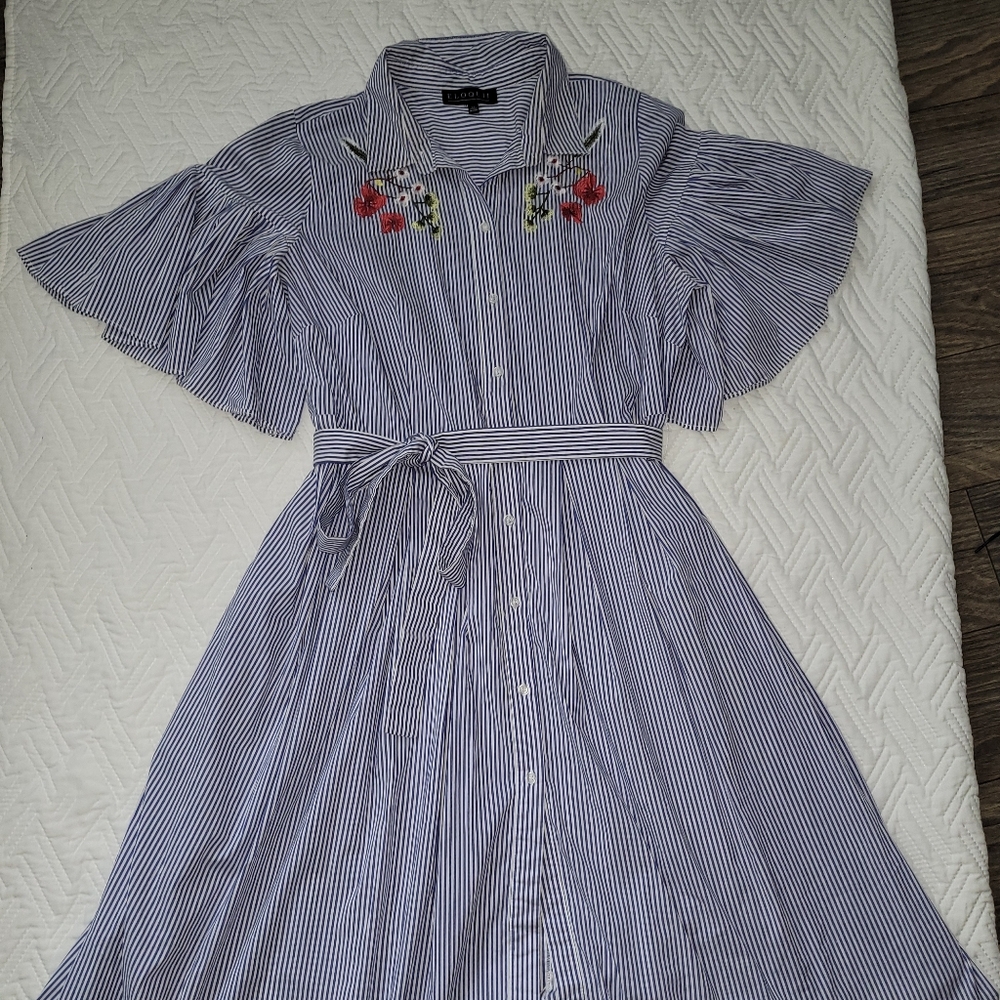 Eloquii Blue Striped Shirt with Floral Embroidery Size22 Used Excelent Condition - Picture 3 of 11